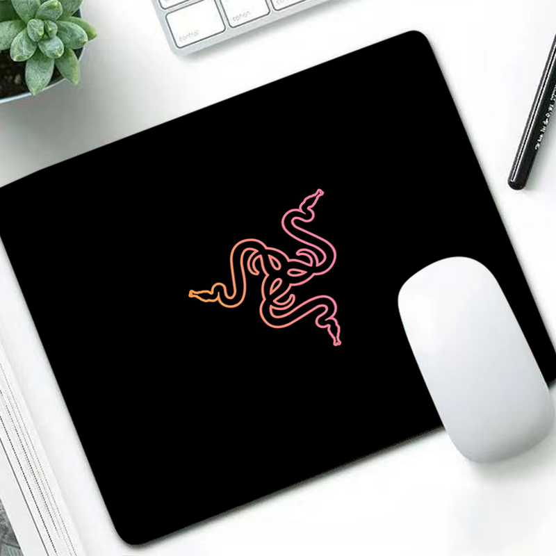 Tech Accessories Desk - Роскошный коврик для мыши Razer, аниме,