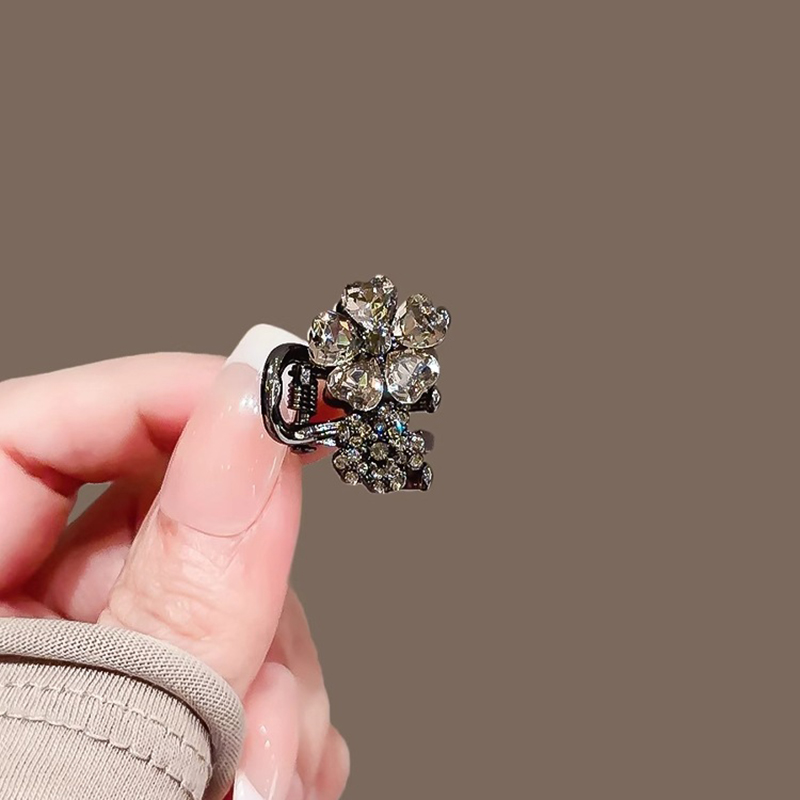 Изысканный цветок со стразами, – обзор и цена Hi Tech Accessories